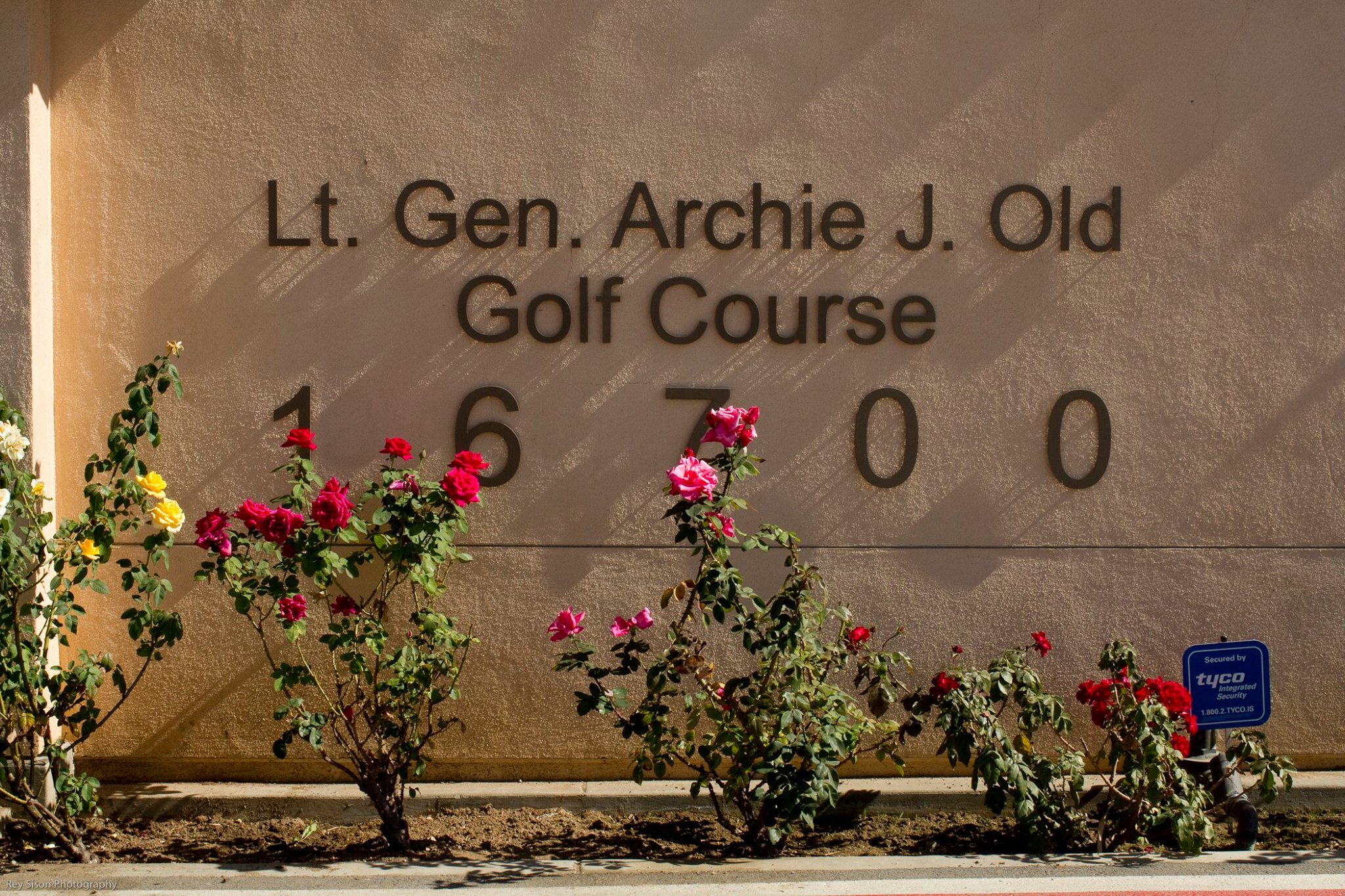  This sign greets golfers playing at the General Old Course in Riverside County, California. Photo: General Old Golf Course website (www.generaloldcourse.com) 
