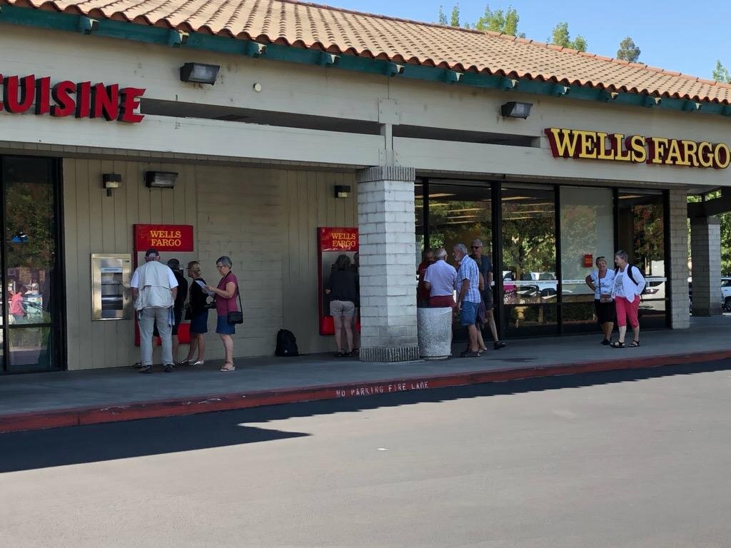  Another reason why the Raley’s stop is attractive to visitors is access to the ATM in front of the Wells Fargo Bank. Photo: Steve Newvine 