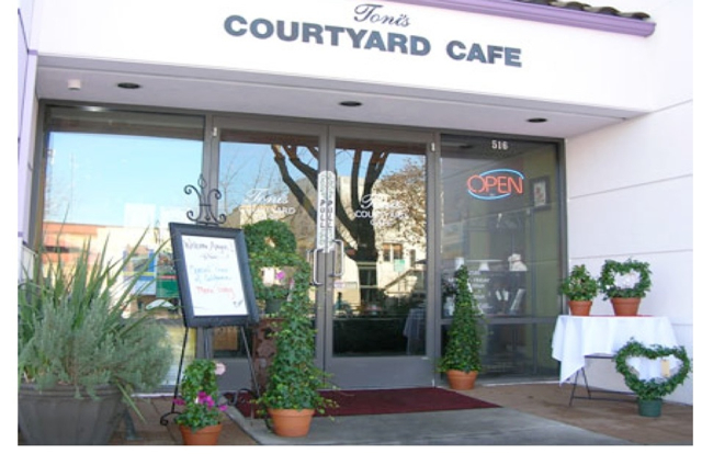 Toni’s Courtyard Cafe & Bakery