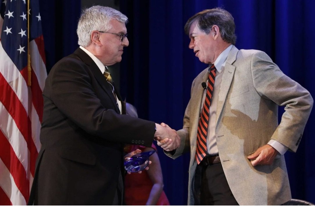  The job skills program was recognized by my employer with a community service award in 2016. Photo: Newvine Personal Collection 