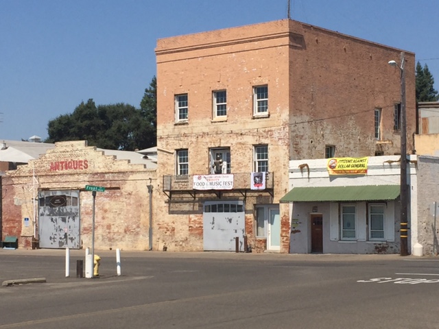  The downtown area in Linden, California.  Photo by Steve Newvine 