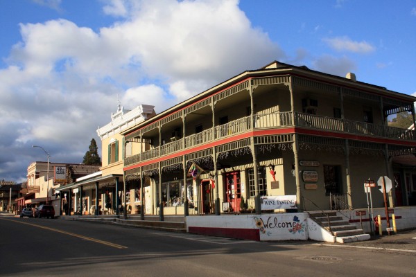  Mariposa Main Street  PHOTO BY ADAM BLAUERT 